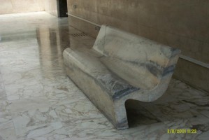Panca in marmo Calacatta (G. Minnucci), Salone delle Fontane, Palazzo Uffici(EUR SpA)